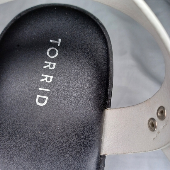 Torrid white studded chunky lug heel sandals - Picture 6 of 13